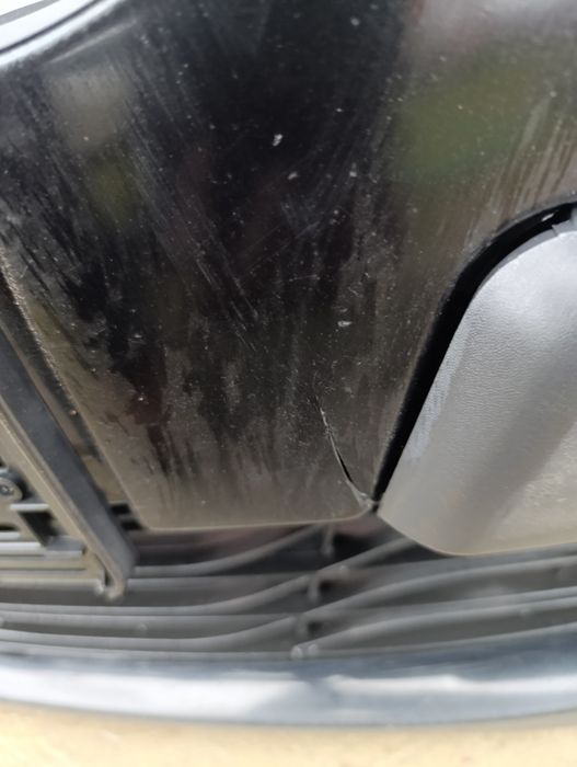 Бампер Меган 3 дорест, Tegne