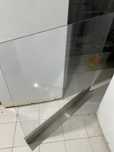 Divisórias acrílicas com base em inox