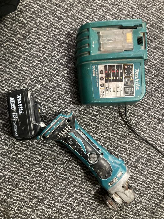 Пеумуляторна болгарка makita