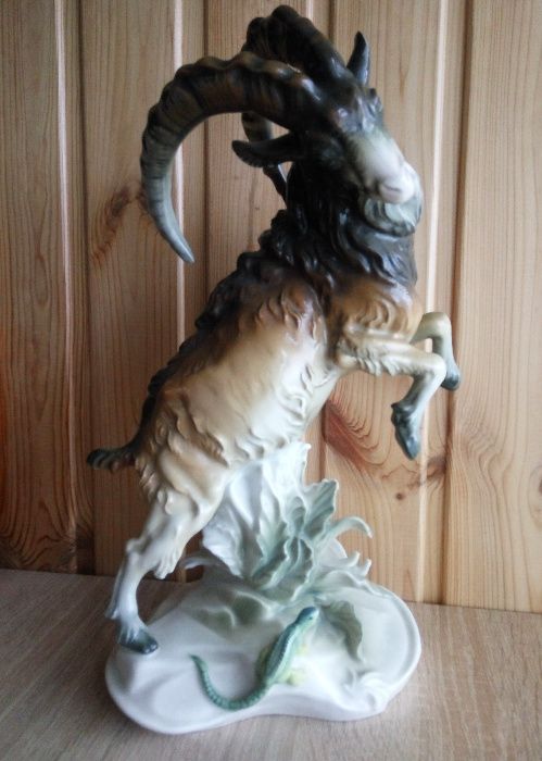 Антикварная статуэтка Горный козел с ящерицей. Германия, Karl Ens