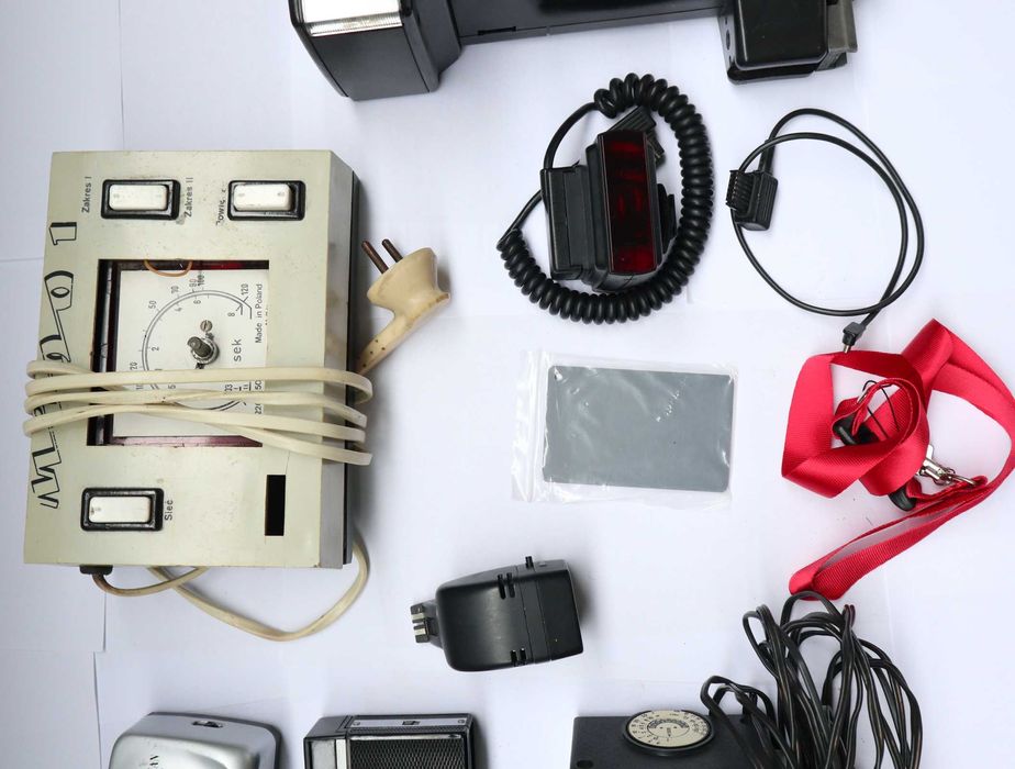 Akcesoria foto DUŻY ZESTAW - obiektyw, aparaty, lampy BŁYSKOWE PRL NRD