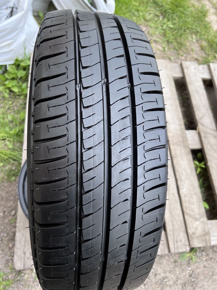 215/60/17с Michelin Agilis Plus 215/60 R17C 109/107T