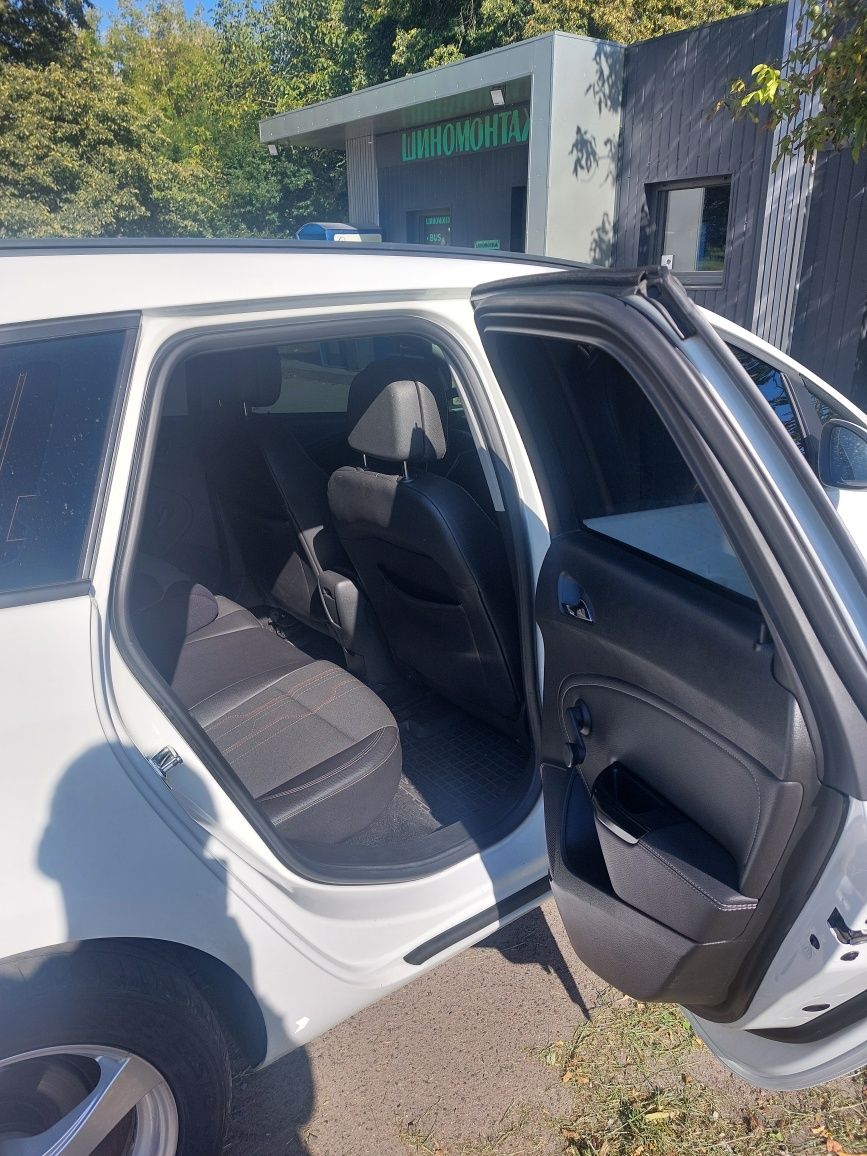 Opel astra j 2012р 1.7 дизель