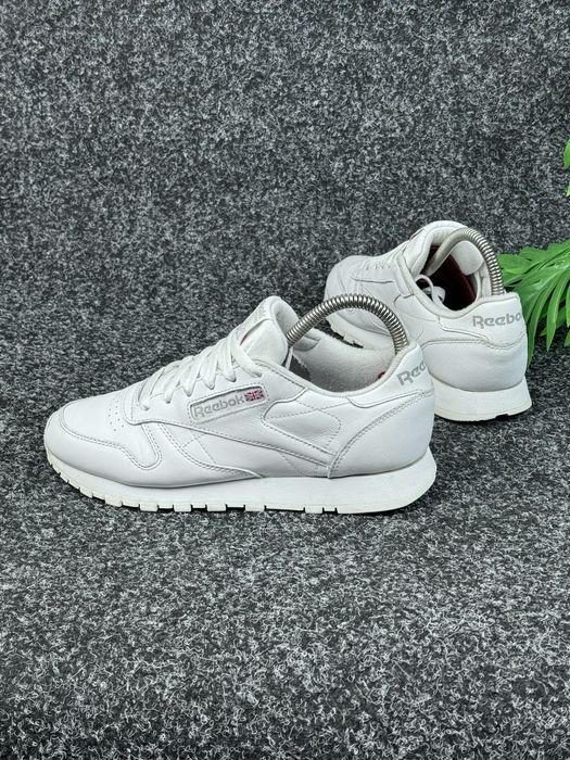 Кросівкі шкіряні Reebok Classic розміри 37,5 24 см