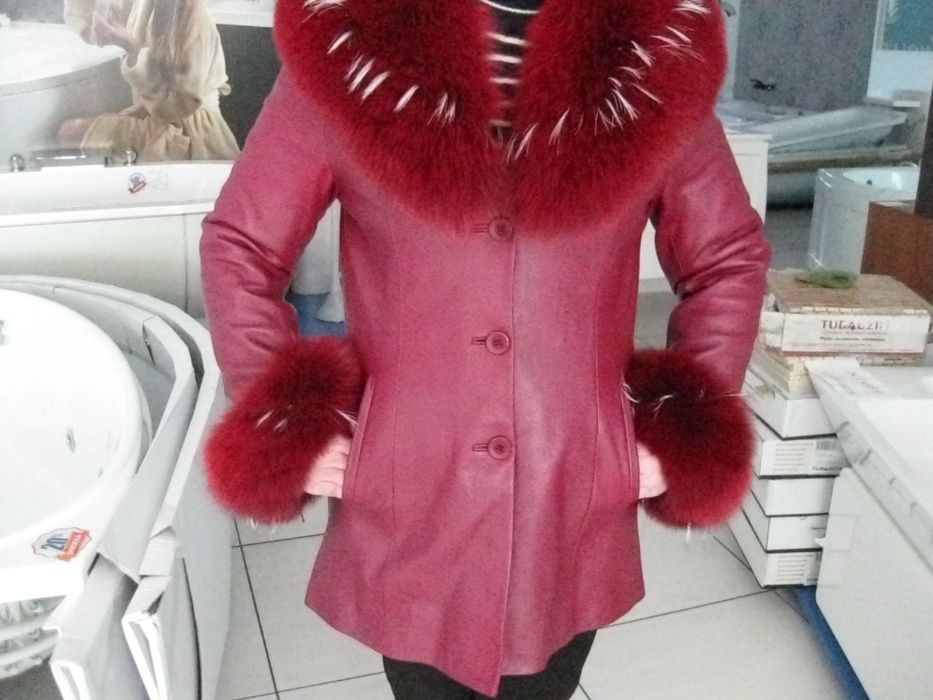 новая кожаная курточка женская