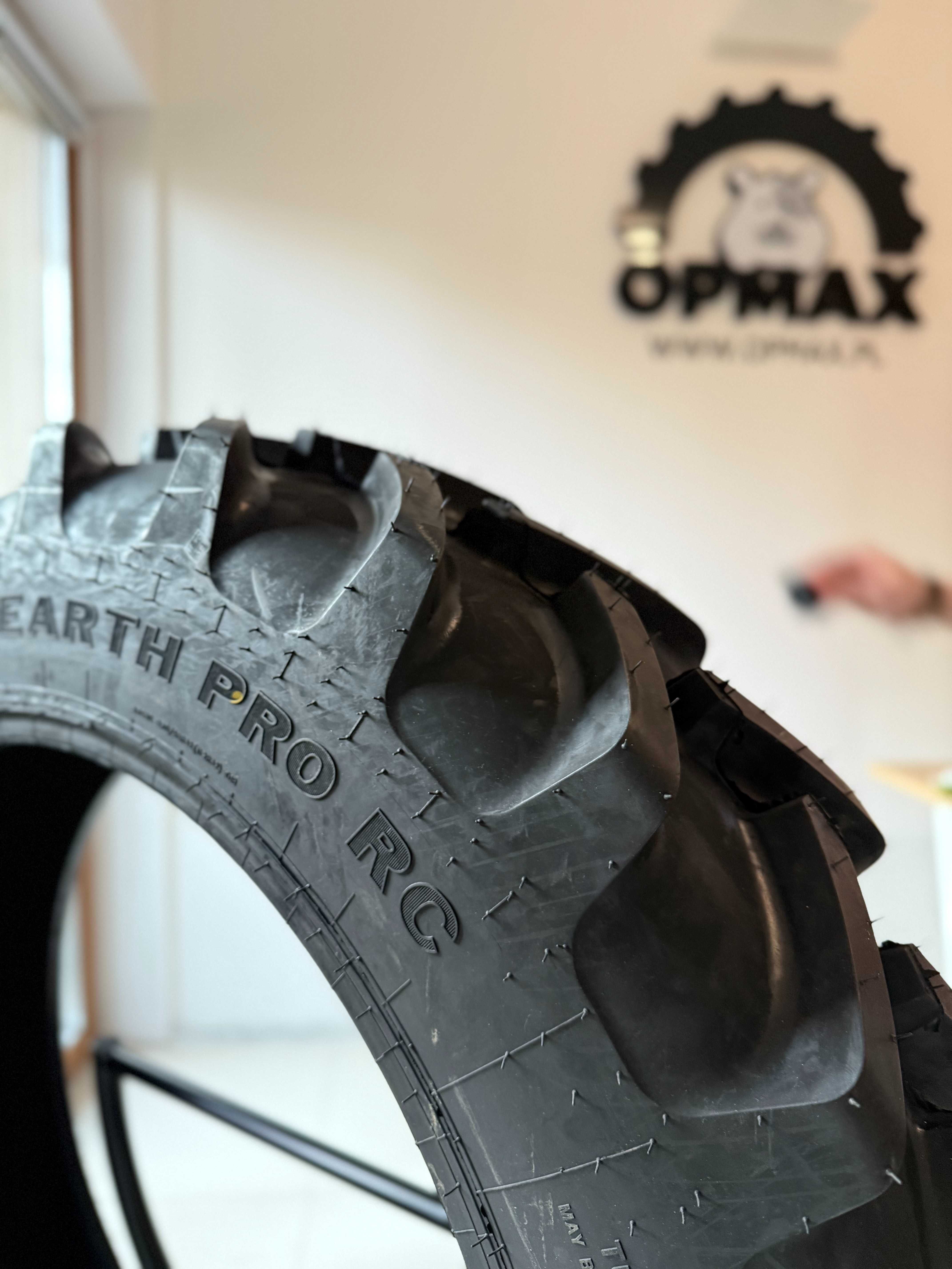 Opona Galaxy Earth Pro RC R-1 270/95R36  136D/139A8 TL