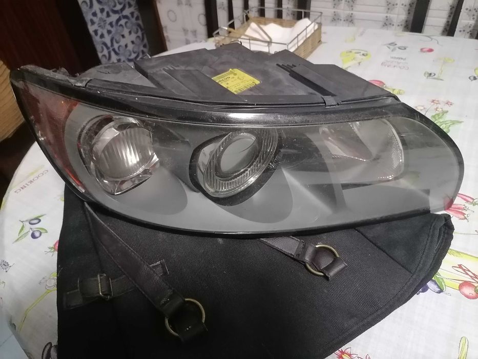 Farol frente direito volvo v50 2005