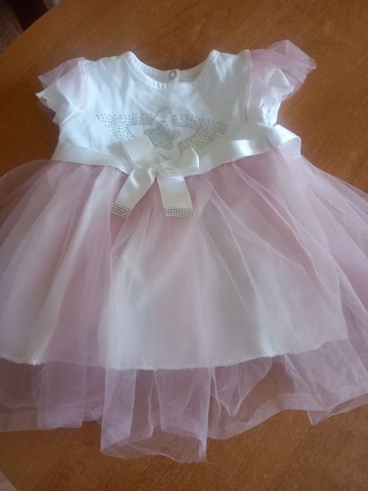 Śliczna sukienka małej księżniczki