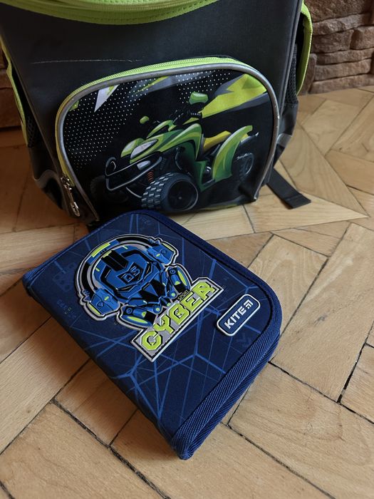 Дитячий портфель