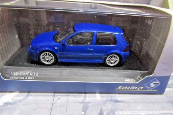 Solido 1/43 volkswagen Golf lV R32