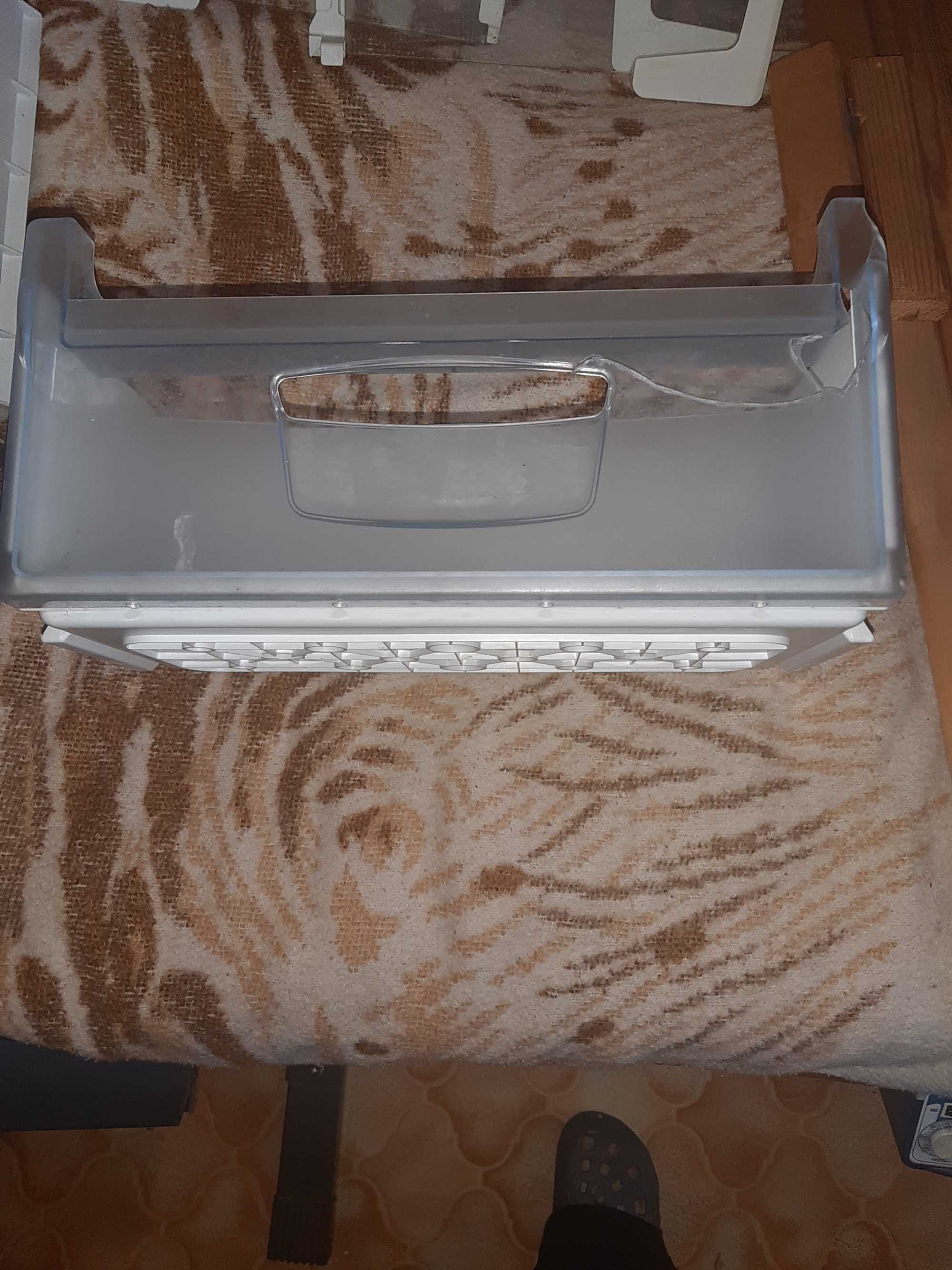 Indesit BAAN 13 wyposażenie Akcesoria do lodówki.