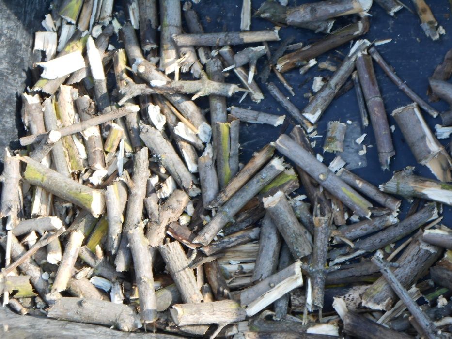 Измельчитель. Измельчитель веток Подрібнювач гілок.