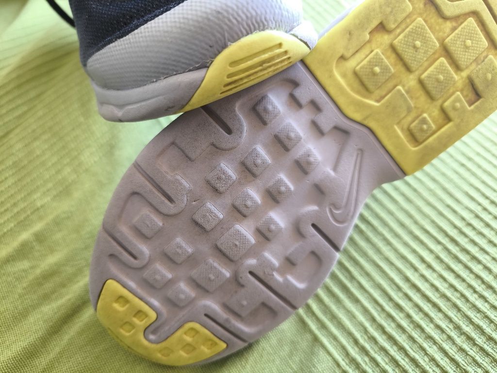 Sapatilhas Nike criança tamanho 34