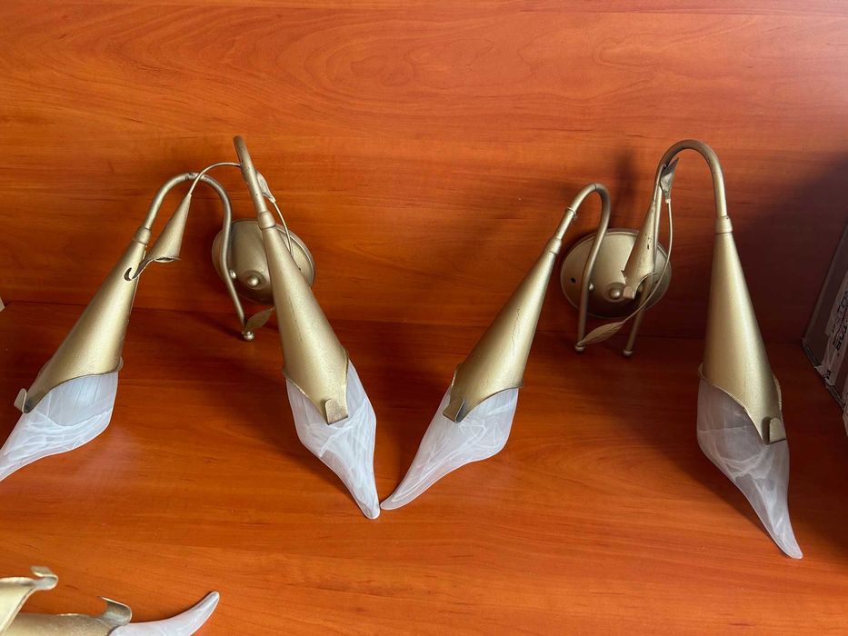 Zestaw oświetleniowy: żyrandol, kinkiety, lampa