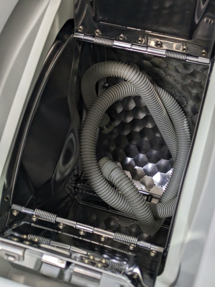 Пральна машина в верхнім завантаженням Miele W668