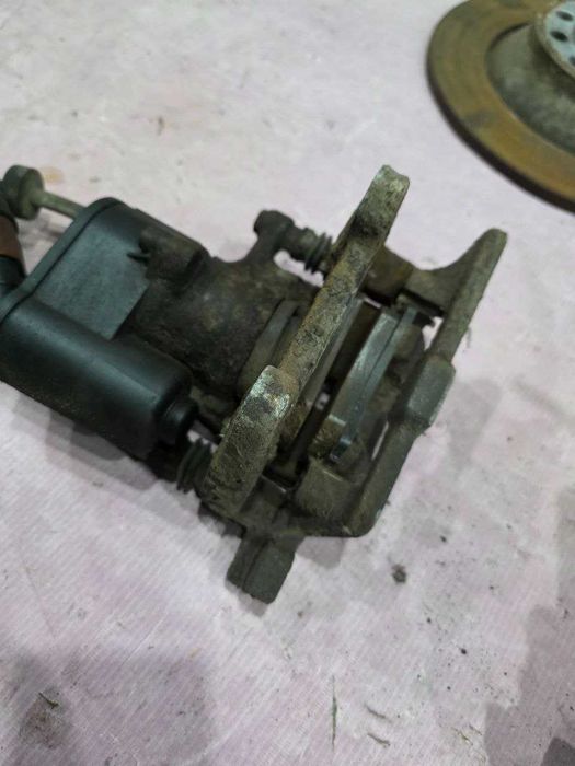 Суппорт задній Audi A6 C6 Скоба Ауді А6 С6