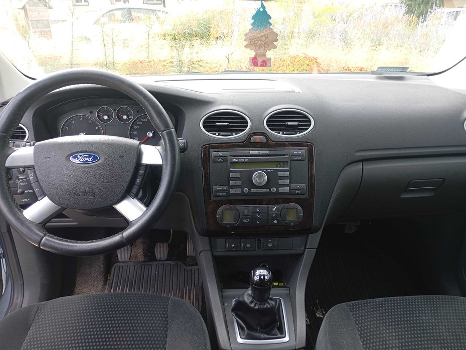 Ford Focus 2  1,6benzyna Ghia