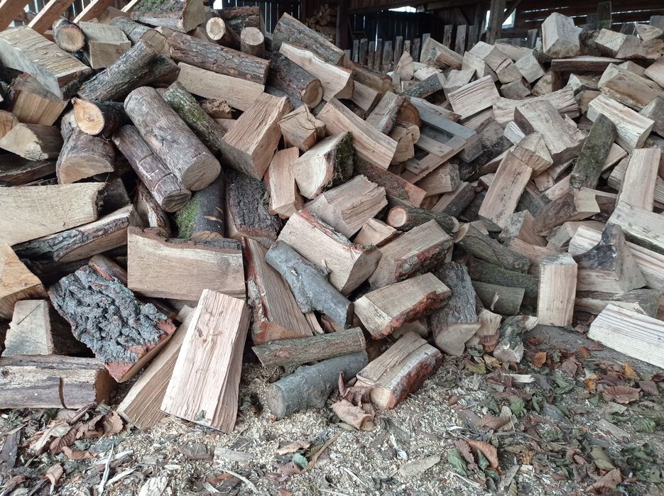 Drewno opałowe suche, drewno opałowe mokre