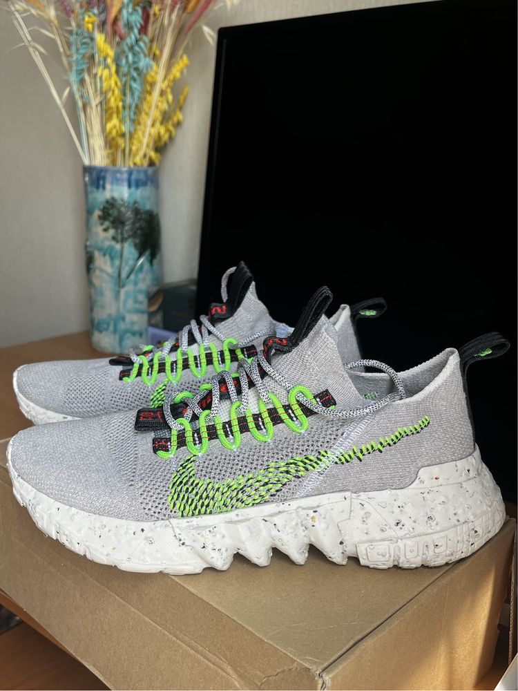 Продам мужские кросовки NIKE SPACE HIPPIE 01