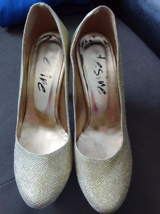 Buty na obcasie r. 36