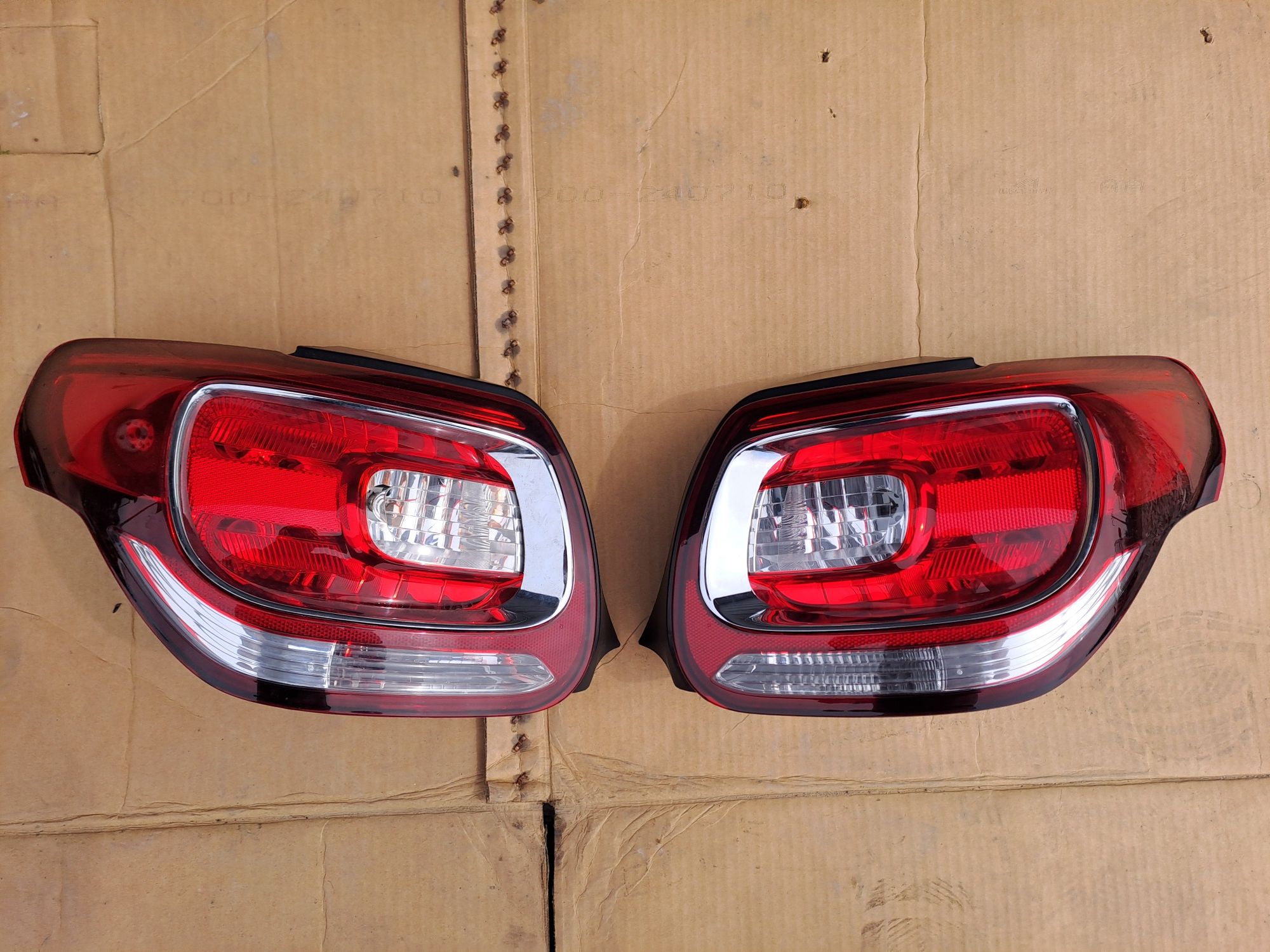 Lampy tył tylne Citroen DS3 Lift Prawa Lewa Europa komplet ładne