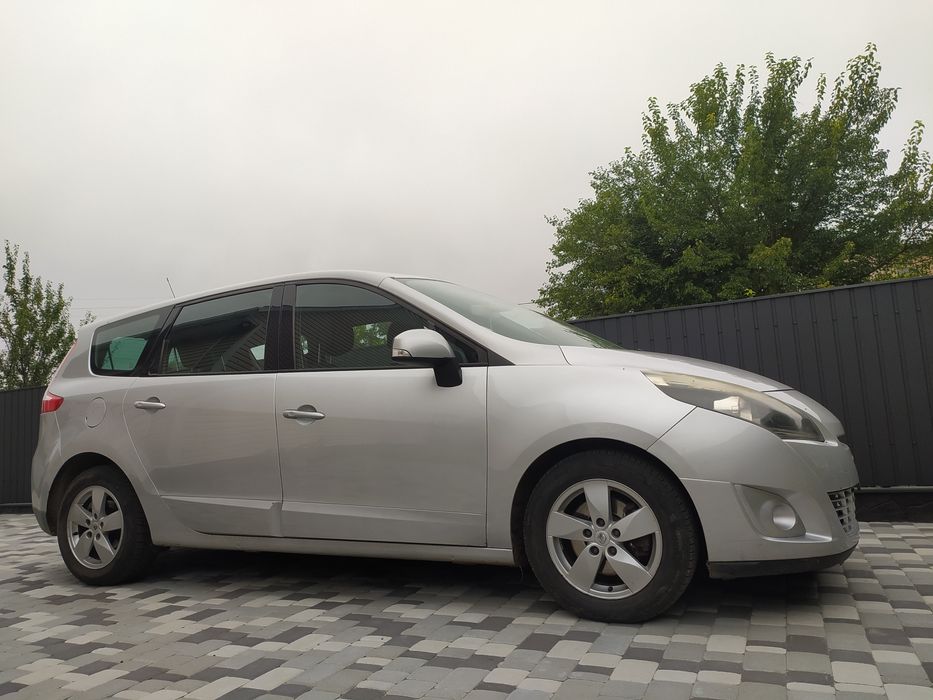 Продам Рено Гранд Сценік