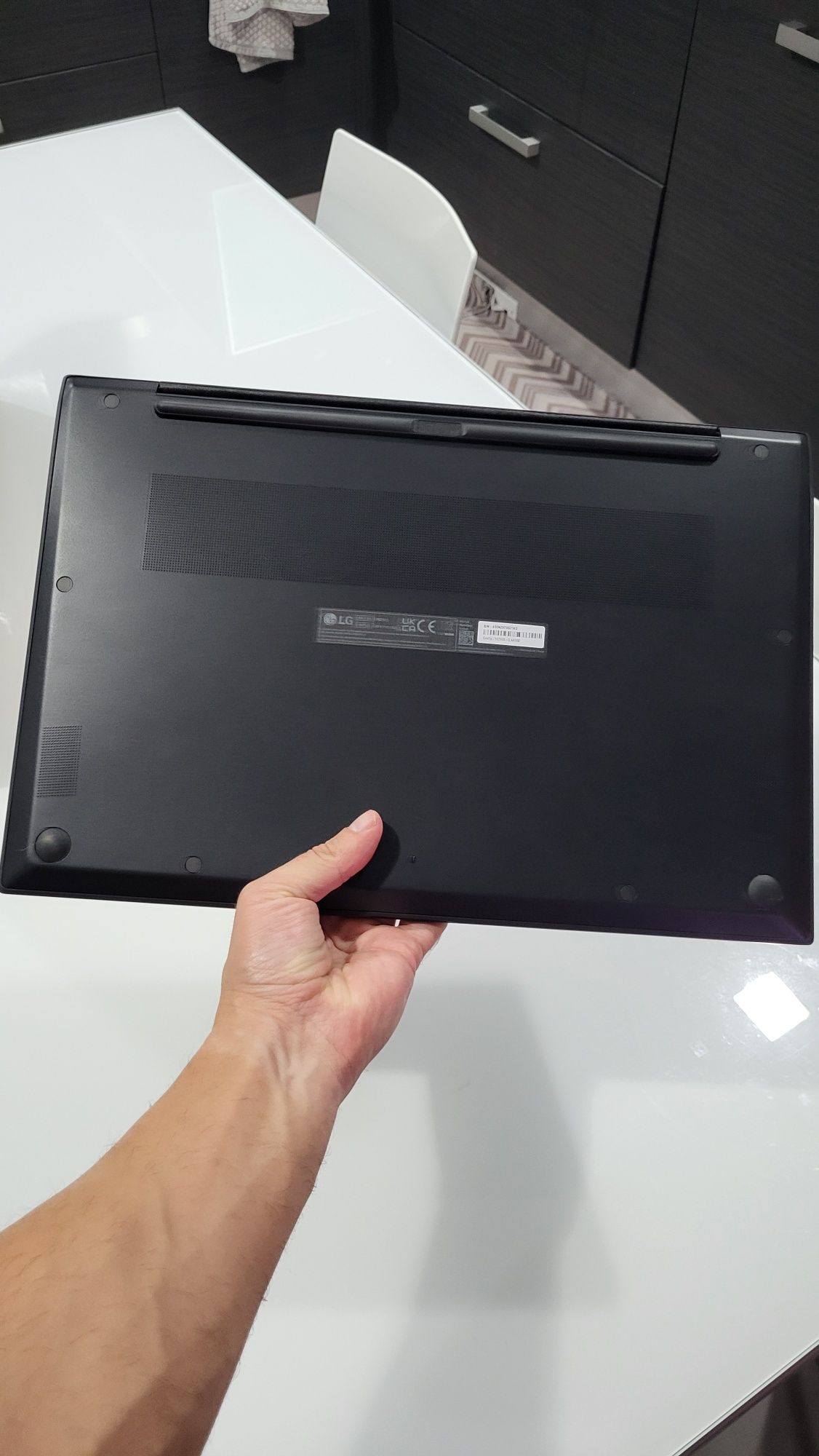 LG gram 16” | Ultra-leve | Ecrã IPS Antirreflexo 16:10 | Ultra 5