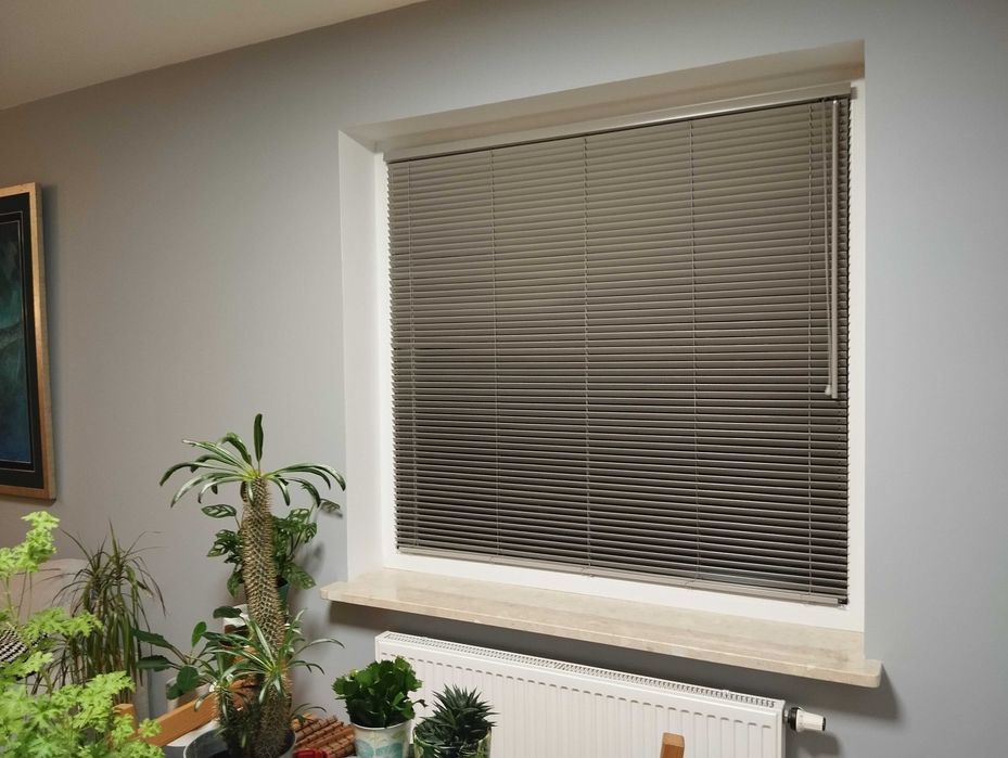 Żaluzje drewniane aluminiowe 50mm 25mm na wymiar plisy rolety montaż
