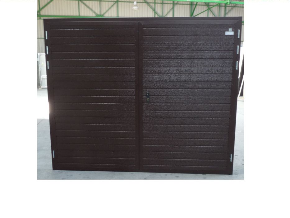 Brama garażowa dwuskrzydłowa Brązowa z panela o gr 40 mm pianka