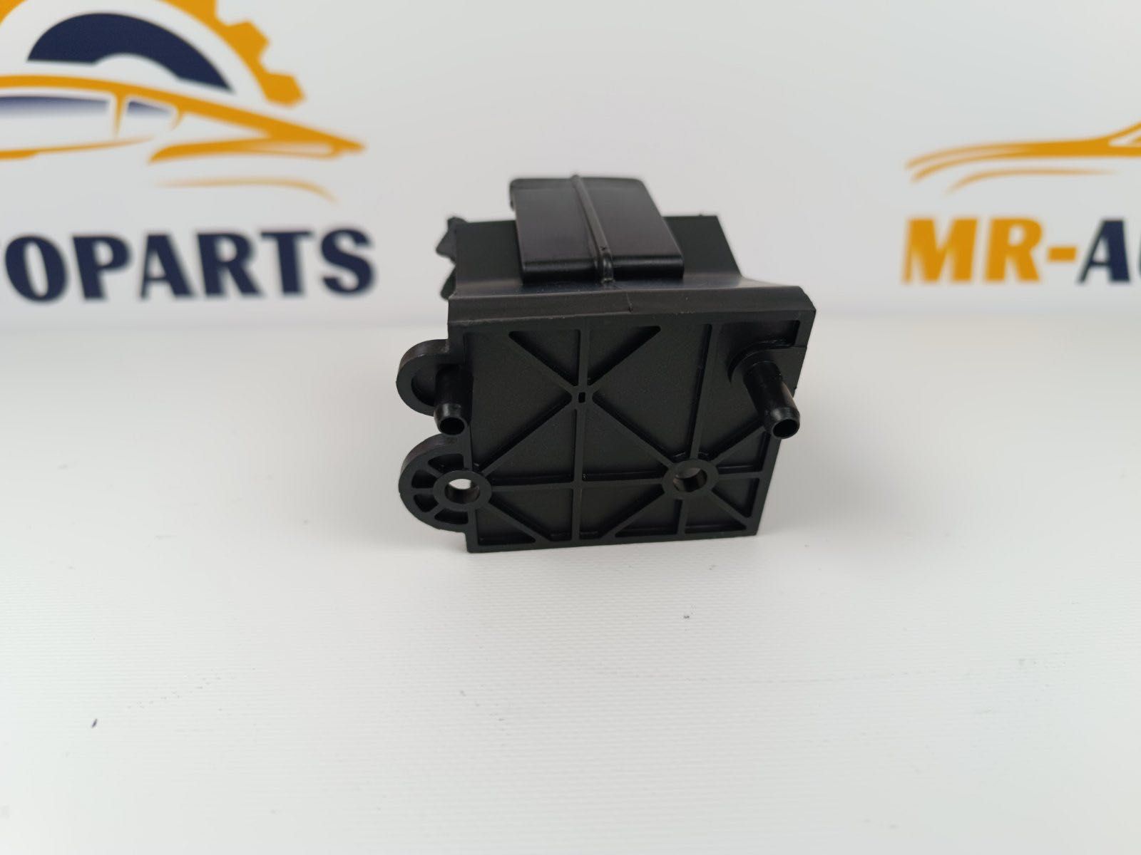 Кронштейн кріплення радара Tesla Model Y 1500123-00-B