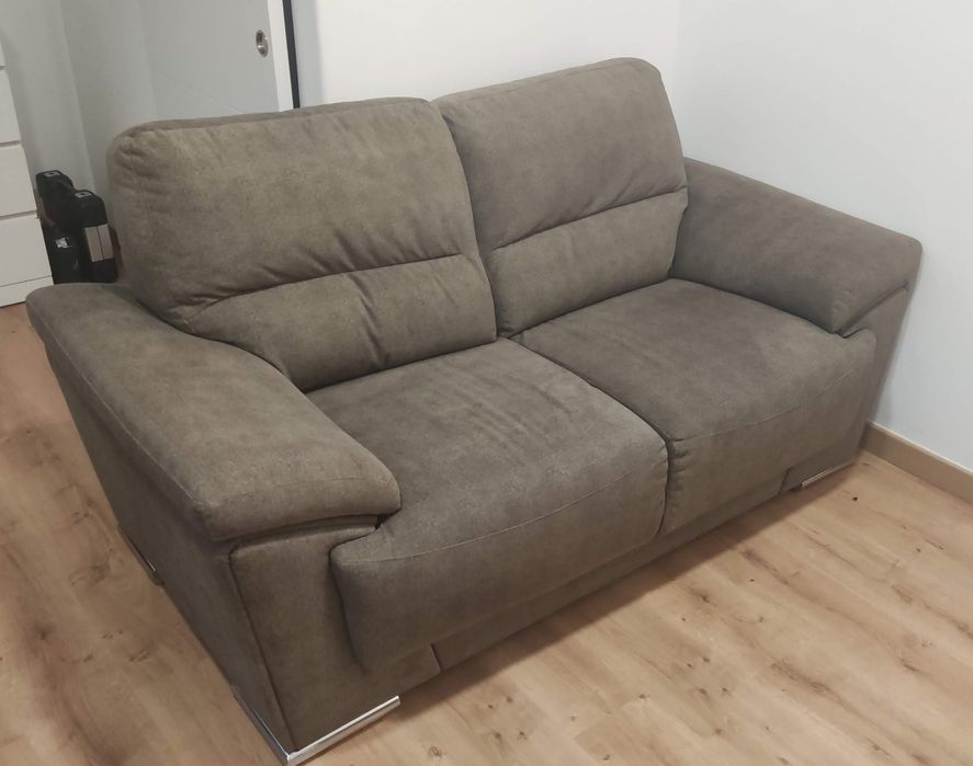 Sofá 2 lugares em tecido