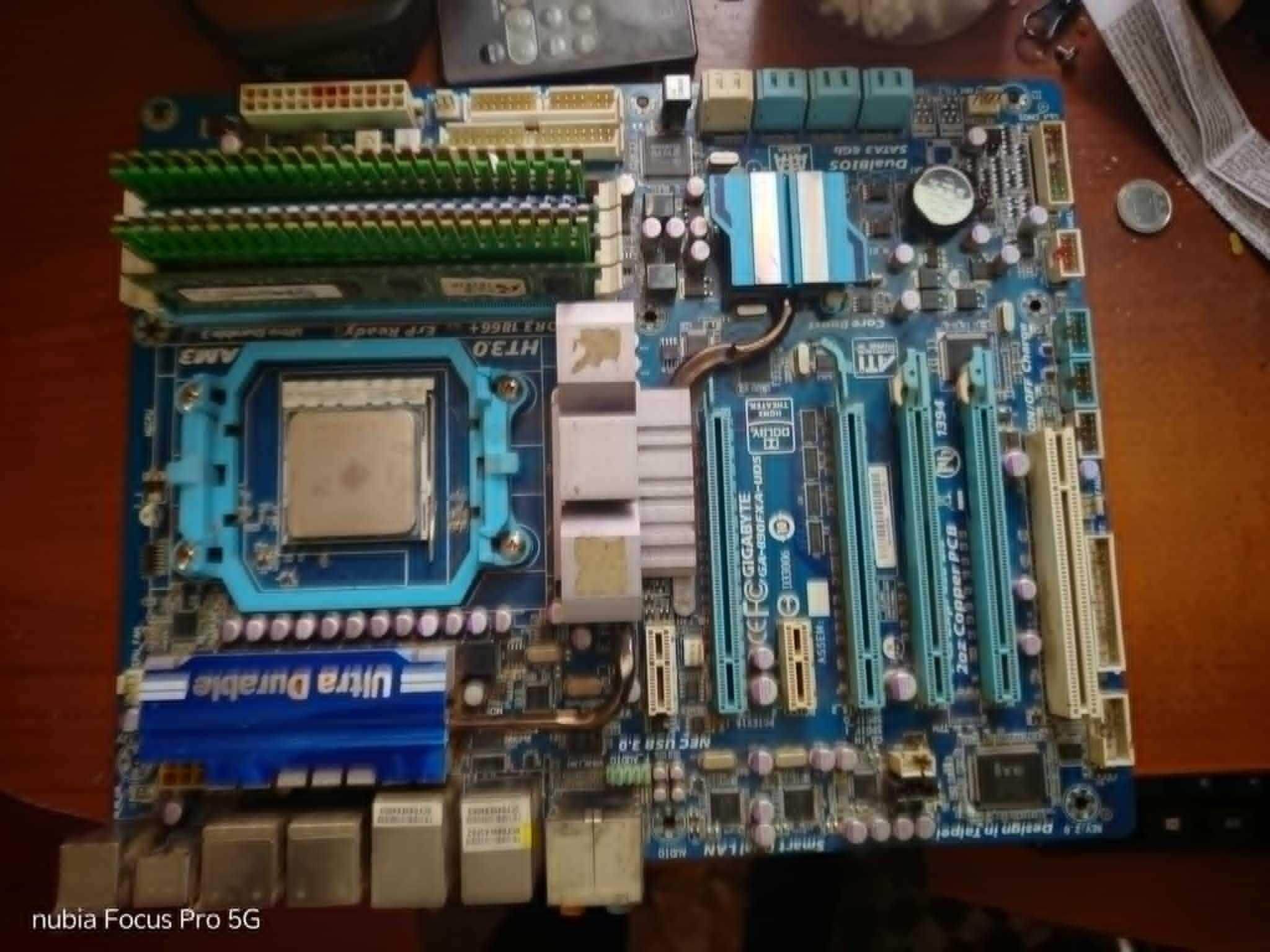 Материнская плата Gigabyte GA-890FXA-UD5 (sAM3, AMD 890FX, PCI-Ex16)
