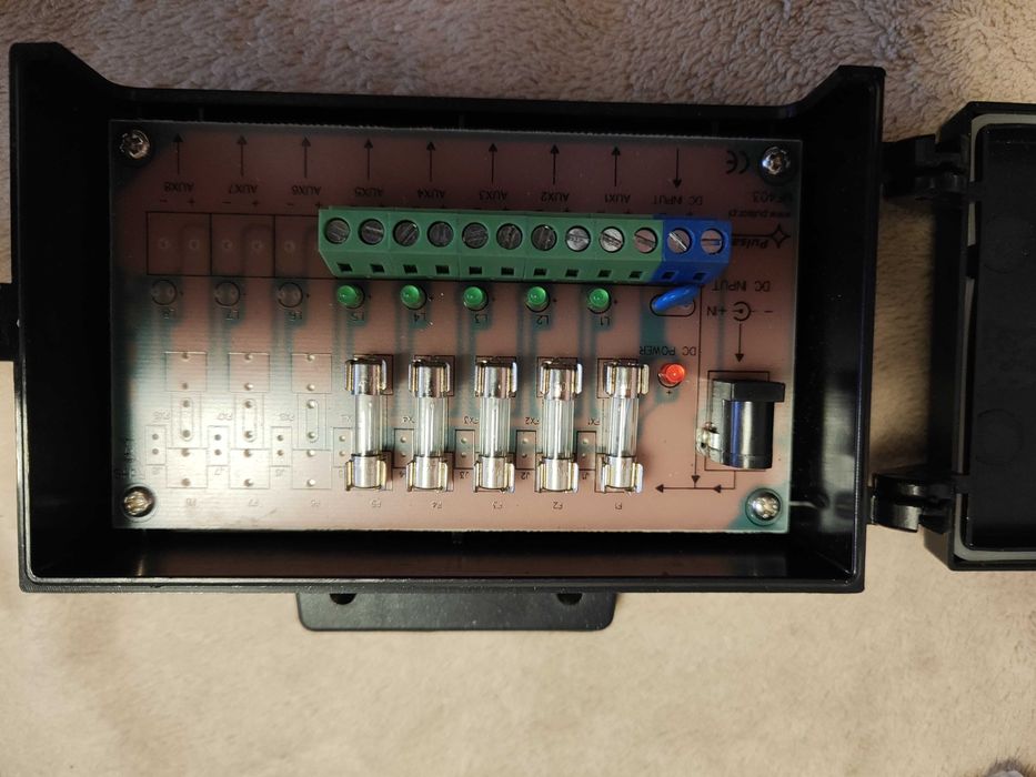 Moduł bezpiecznikowy w obudowie AWZ593 Pulsar, 4 kanały