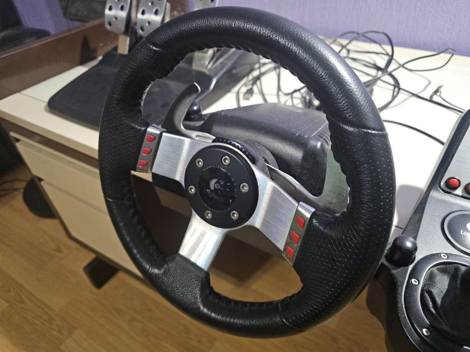 Volante Logitech g27 + estrutura + pedais + shifter