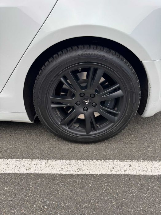 Диски R19 Tesla model S, зимова гума Goodyear Ultragrip Artic 2