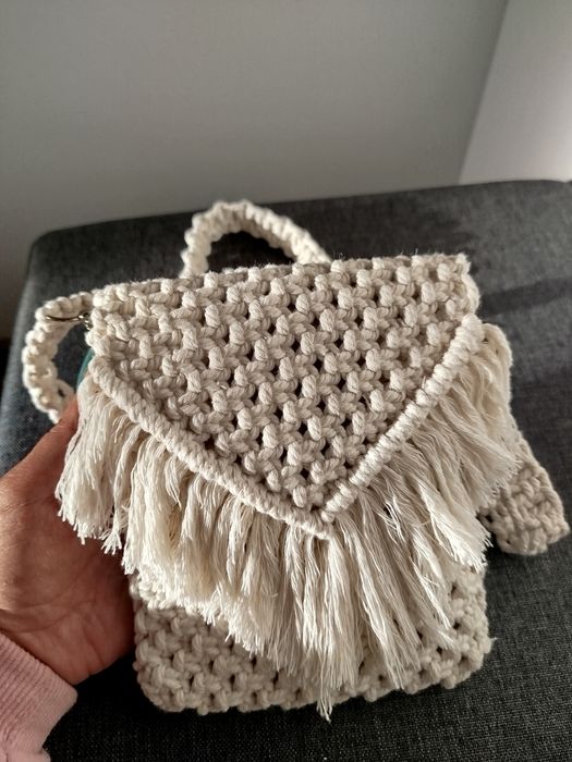 Bolsa de macramé feita à mão- cor bege