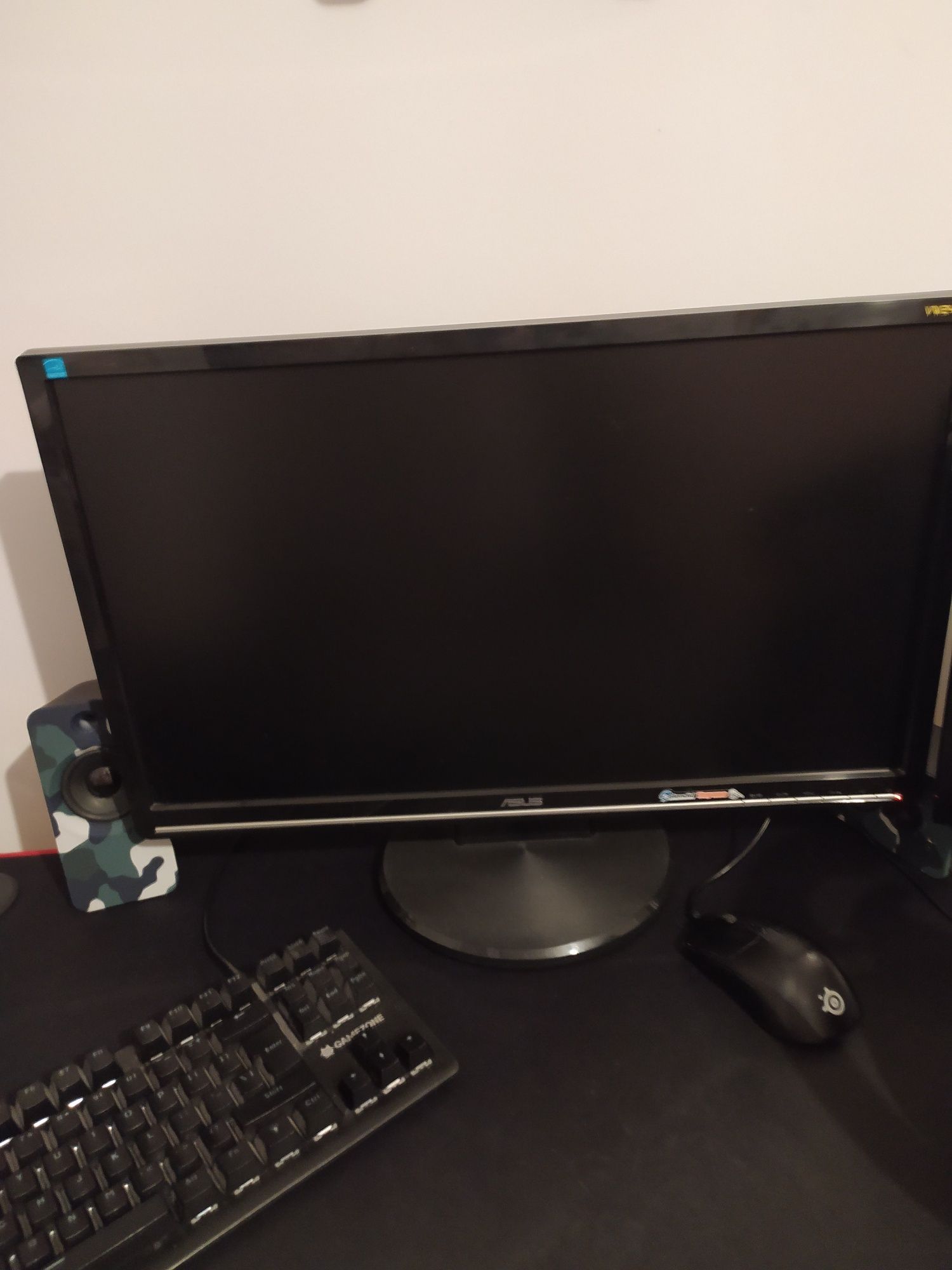 Monitor Asus 24 cale. Jest jak nowy.