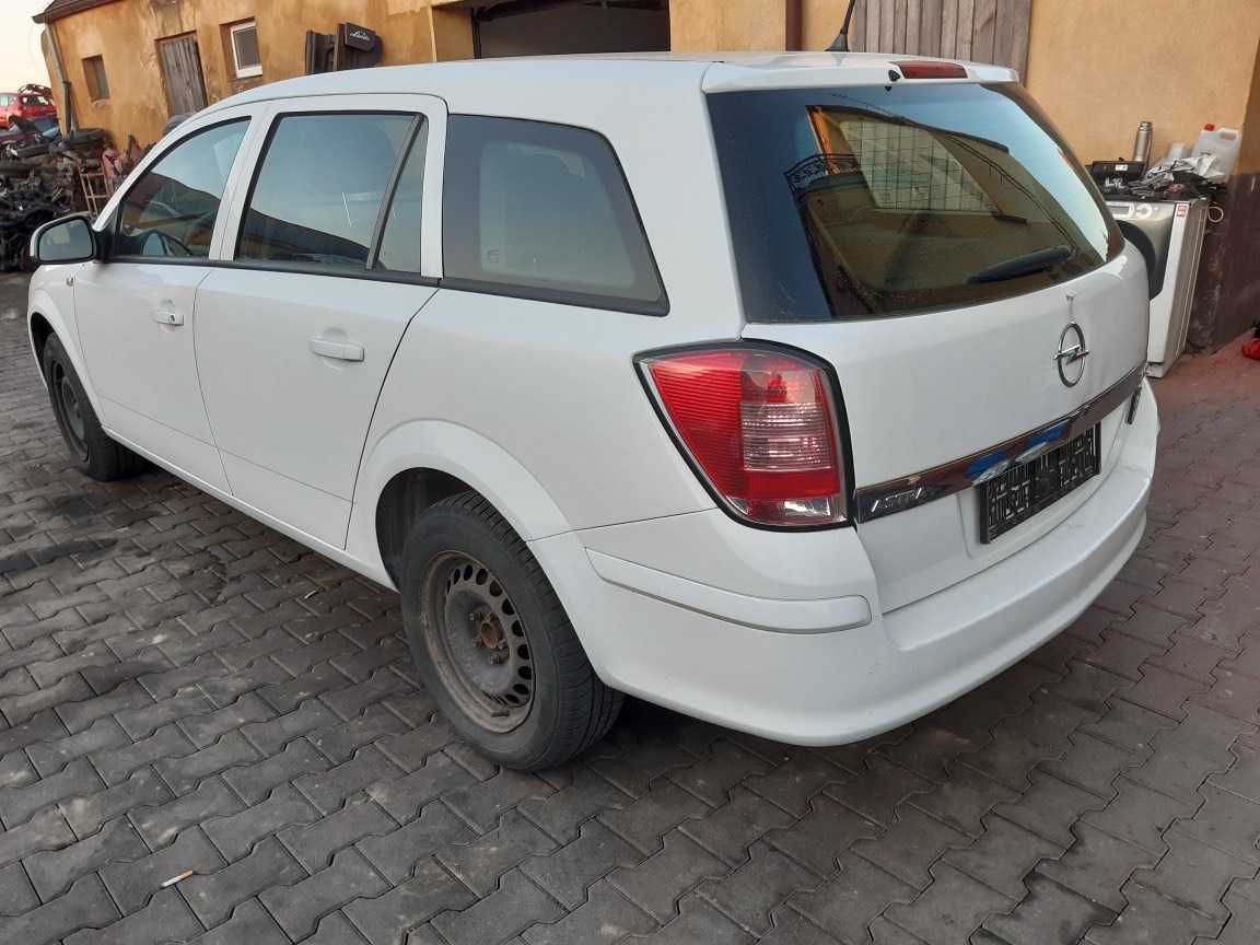 Astra H kombi Lampy zderzak błotniki drzwi Kod lakieru Z40R