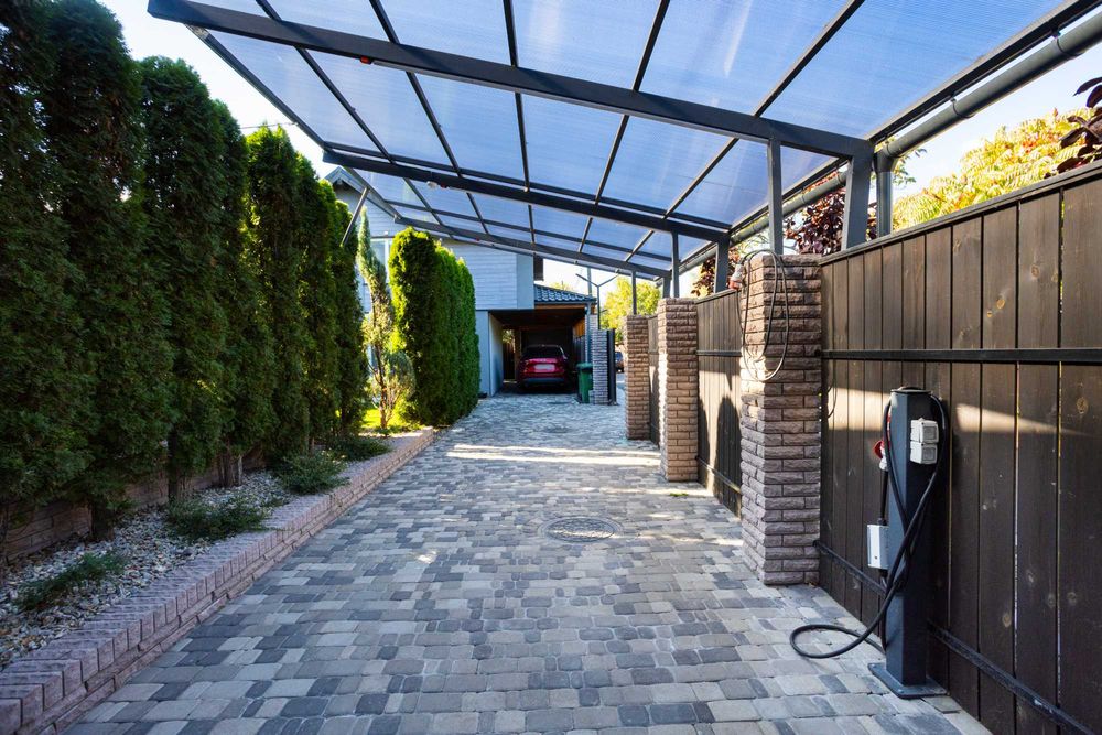 Продажа комплекса: два энергоэффективных дома 280 м² + 120 м² Осокорки