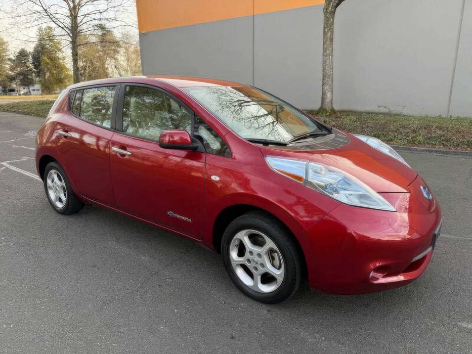 Nissan LEAF      2015