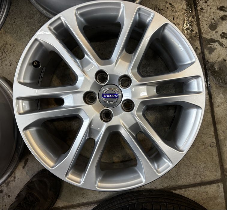 Felgi aluminiowe 5x108x18 7.5J ET55 VOLVO FORD