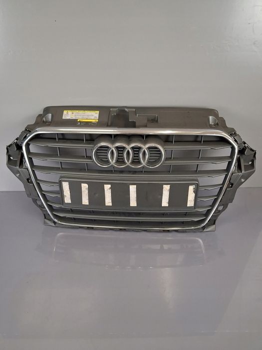 Grill atrapa chłodnicy zderzaka przedniego 8V5'853651 AUDI A3 8V