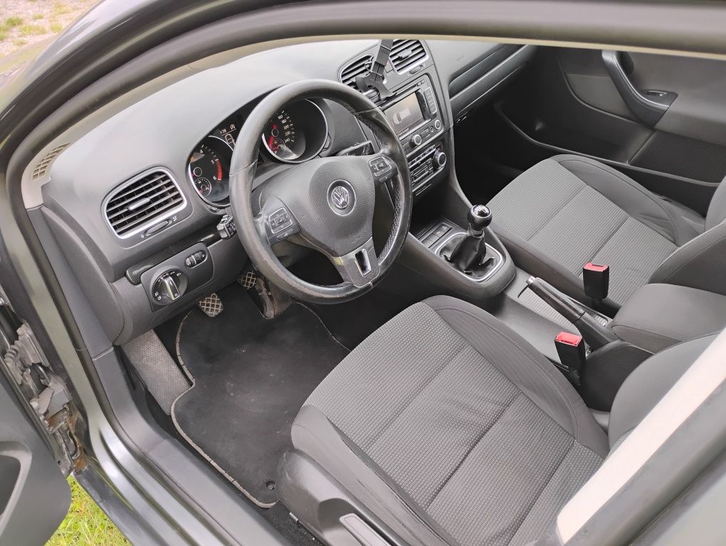 VW Golf VI 1.6 TDI, 105 KM. 2010 .Kombi .