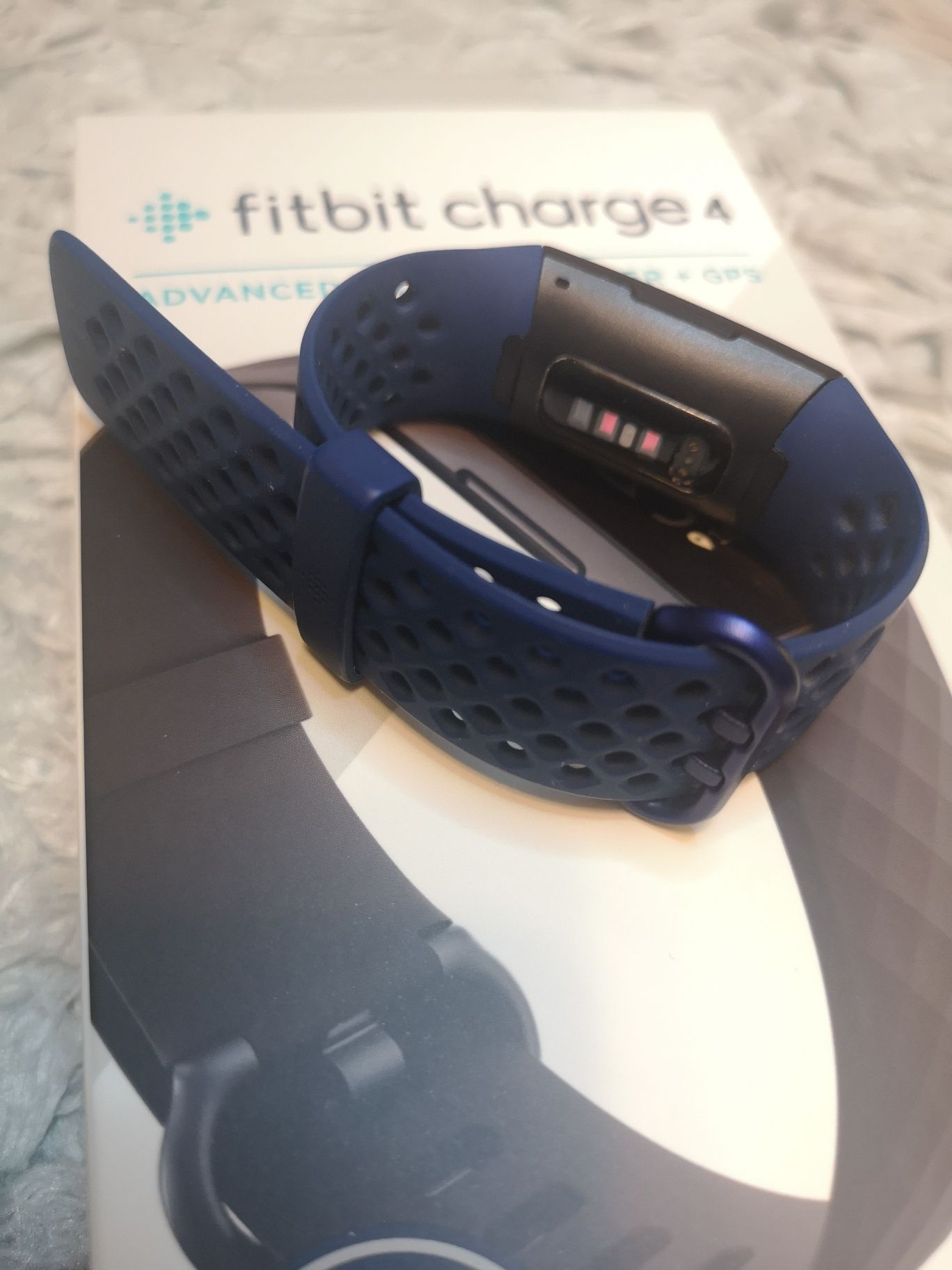 Smartband Fit Bit Charge 4 (NFC, GPS)