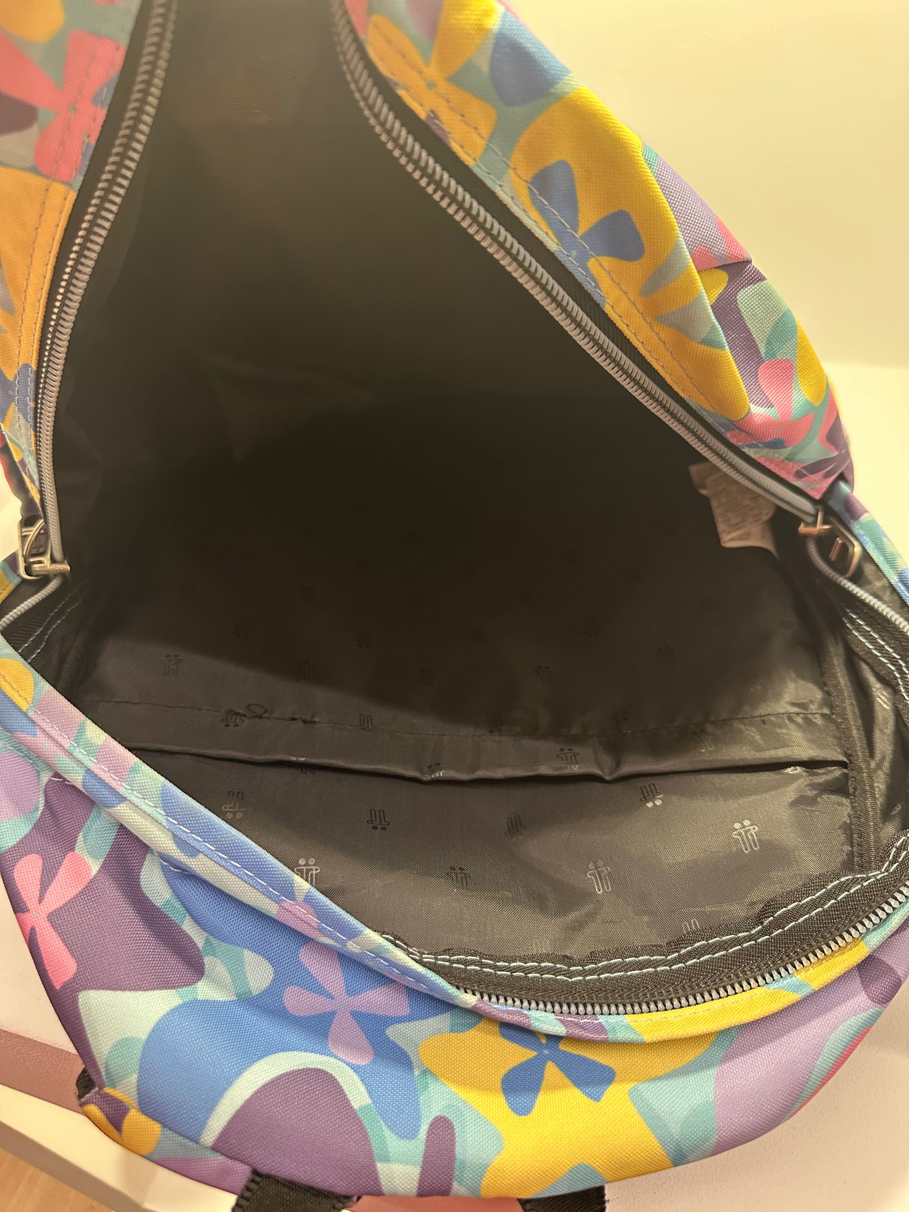 Mochila escola Totto e estojo