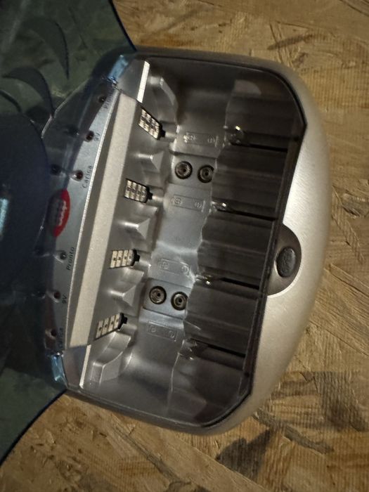 Ładowarka do akumulatorków AA, AAA, R14, R20, R22, PP3,