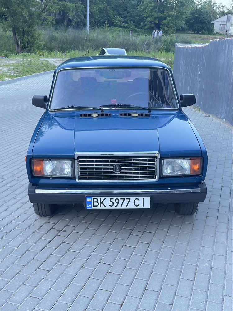 ВАЗ 2107 на впевненому ходу • 2008 рік