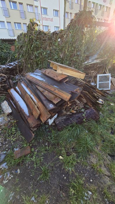 Oddam drzewo, deski.  Rezerwacja