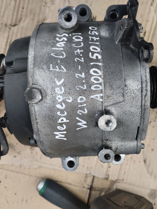 Генератор Mercedes C-Class (W203)/Mercedes E-Class (W210) 2,2-2,7 CDi