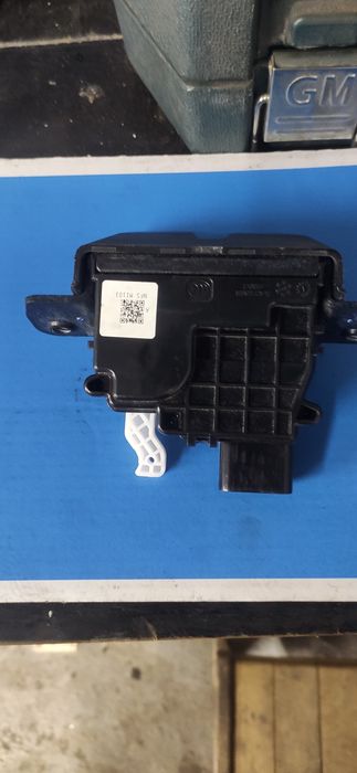 Продам замок багажника kia Hyundai 81230 d3000